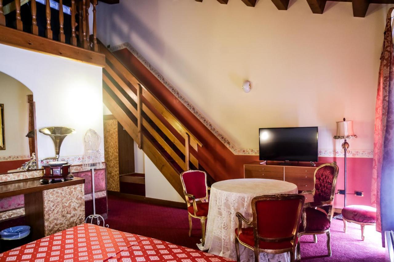 Hotel Villa Pigalle Tezze sul Brenta Esterno foto
