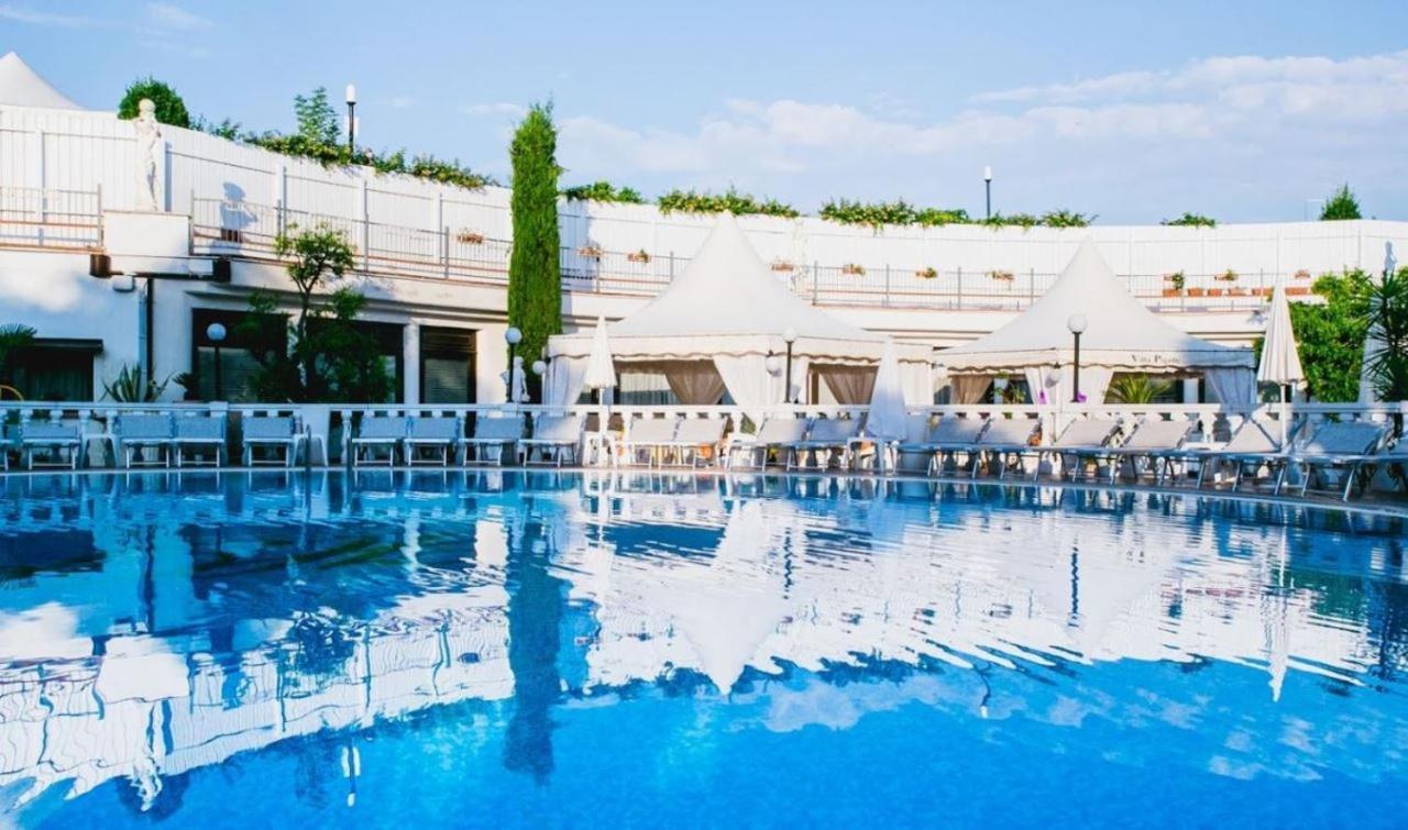 Hotel Villa Pigalle Tezze sul Brenta Esterno foto