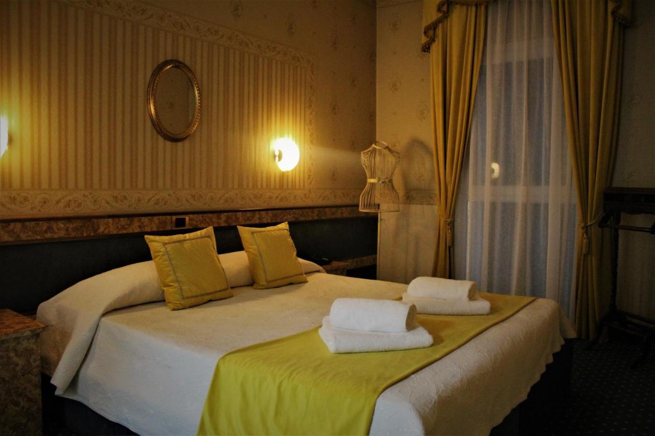 Hotel Villa Pigalle Tezze sul Brenta Esterno foto
