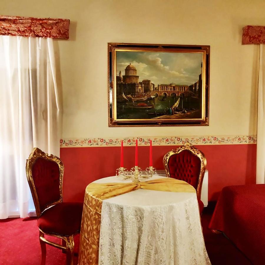 Hotel Villa Pigalle Tezze sul Brenta Esterno foto