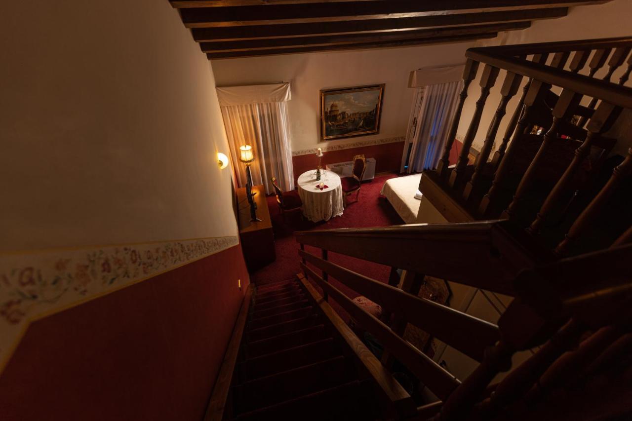 Hotel Villa Pigalle Tezze sul Brenta Esterno foto