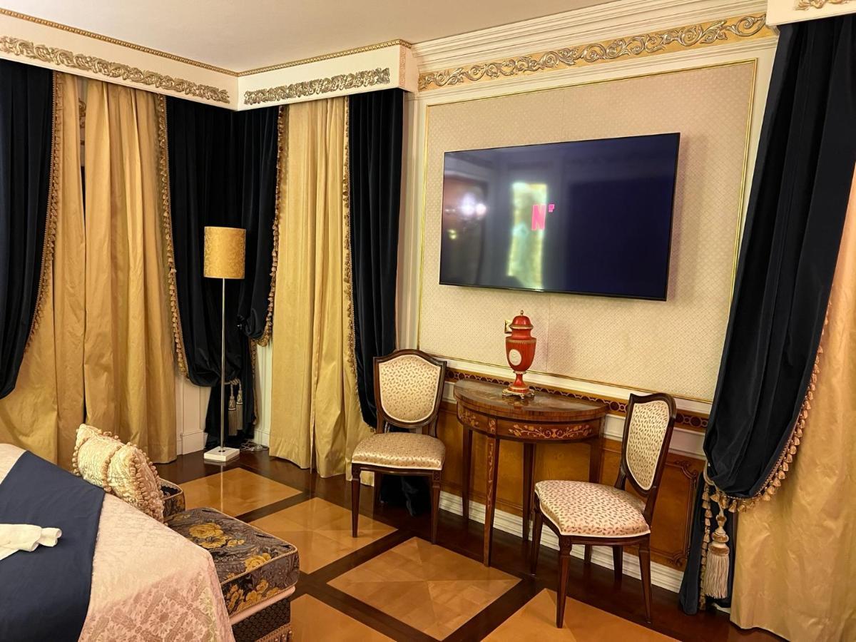 Hotel Villa Pigalle Tezze sul Brenta Esterno foto